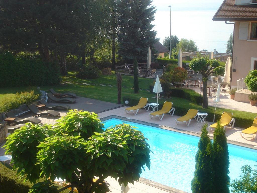 Hotel L'Oasis Évian-les-Bains Zewnętrze zdjęcie
